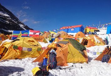 Das Basislager der Expedition. Hier werden alle Aktionen koordiniert. (Foto: Gerald Schumer)