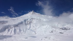 Der Manaslu vom Basislager aus gesehen. (Foto: Gerald Schumer)