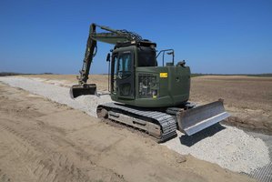 Kettenbagger Komatsu im Einsatz. (Foto: Keusch)