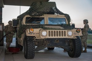 Ein Humvee wird betankt. (Foto: Bundesheer/Kommando Landstreitkräfte)