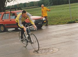 Auf der Radstrecke bei seinem ersten Triathlon. (Foto: Archiv Wildpanner)