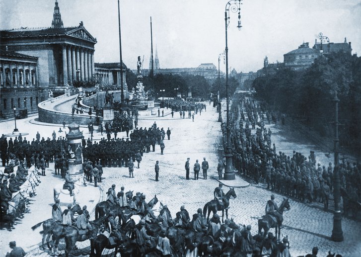 Wien Ringstraße, Volkswehrparade, 13. August 1919. (Foto: HGM/Montage: Rizzardi)