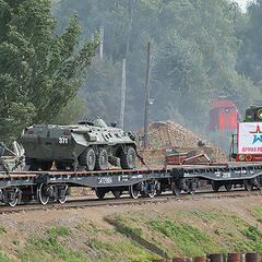 Transport von zwei Mannschaftstransportpanzern während einer Übung der 38. Eisenbahnbrigade. (Foto: Mil.ru; CC BY-SA 4.0)