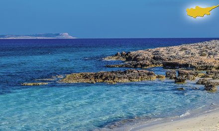 Zypern Strand. (Foto: Dimitris Vetsikas, Montage: Rizzardi)