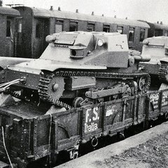 CV33/35 verladen auf Eisenbahnwaggons. (Foto: Archiv URRISK)
