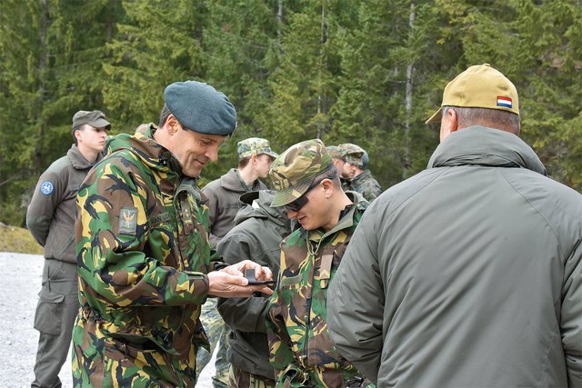 Vermessungsexperten staunen über verfälschte Messergebnisse, die durch elektronische Manipulation entstanden sind. (Foto: Bundesheer)