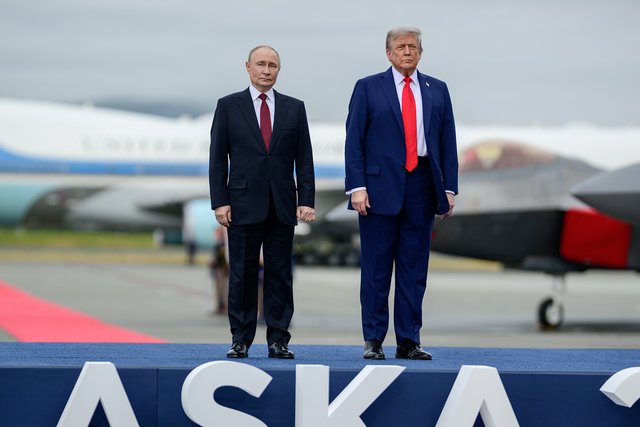 Der russische Präsident Wladimir Putin (li.) und US-Präsident Donald Trump bei ihrem Treffen Mitte August 2025 in Alaska. (Foto: The white house; CC)