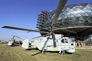 Sowjetischer Militärhubschrauber Kamov Ka-28PL im Außenbereich des Museums.