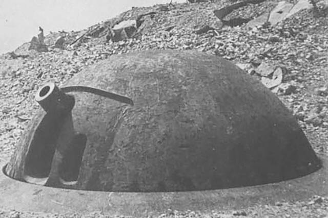 Die Hauptbewaffnung der k.u.k.-Werke waren die 10-cm-Turmhaubitzen in Panzerkuppeln. (Foto: Kriegsarchiv Wien; gemeinfrei)