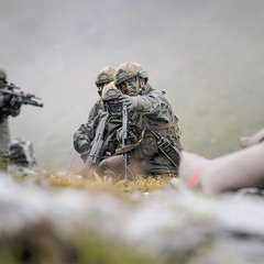 Die Führung auf dem Gefechtsfeld beginnt mit der Befehlsgebung an die Schützen auf der untersten Ebene. (Foto: HBF/Daniel Trippolt)