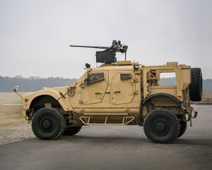 Oshkosh M-ATV fitted with Orbital ATK's M230 LF 30mm lightweight automatic chain gun mounted on EOS R400S-MK2 remote weapon station.
(Photo: https://oshkoshdefense.com/photo-gallery/?category=Vehicles, CC BY-SA 4.0)