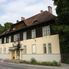 Das ehemalige Kommandogebäude des Kriegsgefangenenlagers in Wieselburg (Foto: Franz Wiesenhofer).