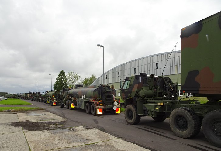 US-Konvoi vor der Abfahrt aus Hörsching. (Foto: Sturmlechner)
