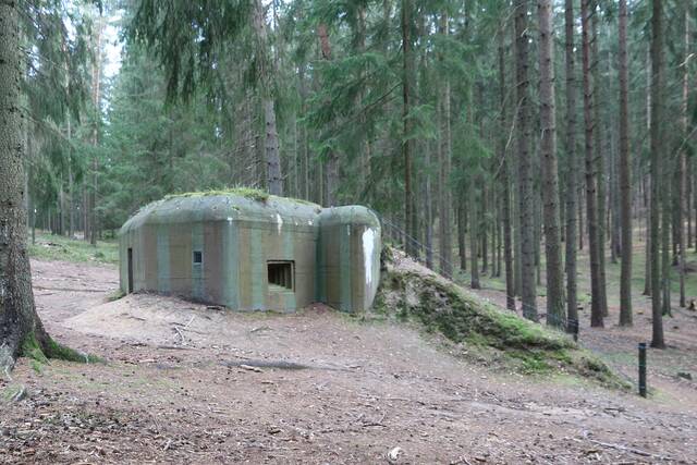 MG-Bunker vom Modell 37 in einer ehemaligen Waldstellung bei Slavonice. (Foto: RedTD/Gerold Keusch)