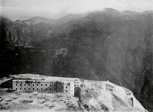 Das Werk Gschwent im Festungsabschnitt Lavarone. (Foto: k.u.k. Kriegspressequartier; CC0)