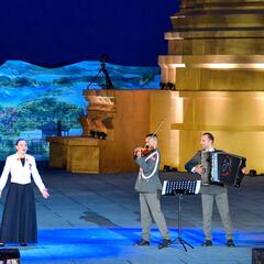 Dieses Trio interpretierte das Lied "Meine Lippen, sie küssen so Heiß" von Franz Lehar. (Foto: Bundesheer)