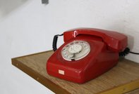 Eines von vielen roten Telefonen im Titobunker. (Foto: RedTD/Erwin Gartler)