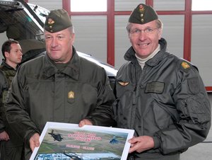 Als Kommandant der Streitkräfte, war General Mag. Günter Höfler auch für die Luftstreitkräfte verantwortlich. (Foto: Bundesheer/Gerhard Simader)