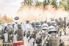 Die Crowd and Riot Control (CRC) wird zum Beherrschen, Lenken und Auflösen von Demonstrationen angewandt. (Foto: Bundesheer/Rainer Zisser)