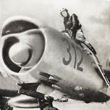 MIG-17: Bugansicht, die Bewaffnung ist deutlich zu erkennen. (Foto: TD 6/1963)