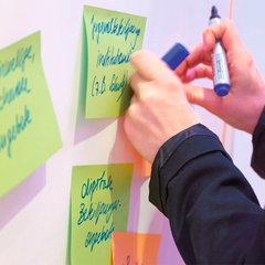 Das 9. Forum Jugendstrategie, das am 28. November 2023 stattfand, konzentrierte sich unter dem Titel „Jugend und Krisen: Initiativen in herausfordernden Zeiten“ auf die Bewältigung von Krisen im Kontext des gemeinsamen Jugendzieles der Österreichischen Jugendstrategie. (Foto: BKA/Herbert Rosenstingl)