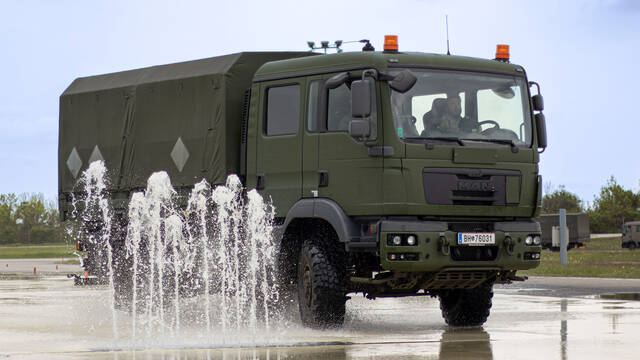 Das Fahrsicherheitsan unterschiedlichen Fahrzeugtypen ist ein integraler Bestandteil der Heeresfahrlehrerausbildung. (Foto: Bundesheer/Michael Gottlieber)