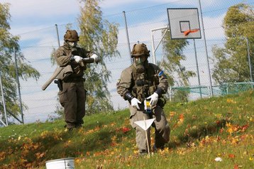 Zwei ABC-Spürer während einer Übung mit dem ABC-Simulationsgerät ARGON. (Foto: Bundesheer/Sascha Harold)