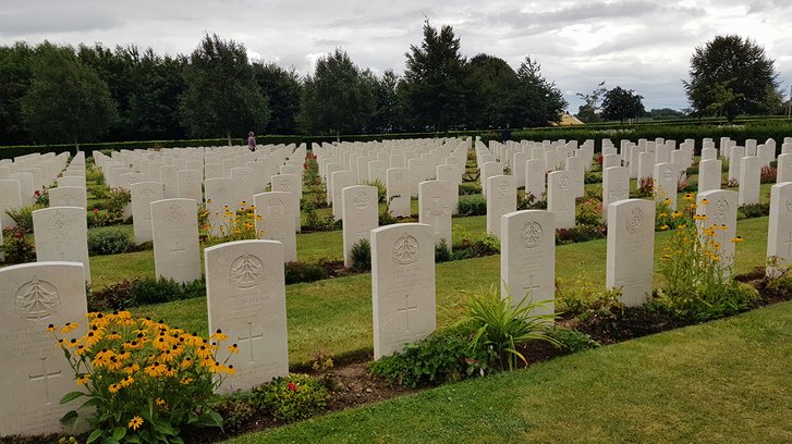 Britischer Soldatenfriedhof in Bayeux. Ruhestätte für 4.000 Soldaten. (Foto: RedTD/Nikischer)