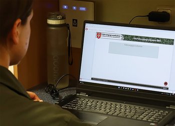 Die Unteroffiziersanwärter tracken regelmäßig ihre Lernziele. (Foto: Bundesheer/HUAk)