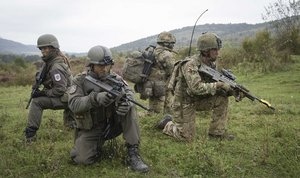 Securing the terrain. (Photo: HBF/Pusch)