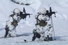 Hilfsanschlag mit Schistecken. (Foto: Bundesheer/Martin Hörl) 