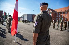 Flaggenparade im Quartier Aubert de Vincelles, dem Sitz des Eurocorps. (Foto: Eurocorps)