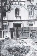 Das Kloster nach dem Bombenangriff durch einen sowjetischen Tiefflieger. (Foto: Stadtarchiv Amstetten)