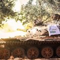 Ein T-72-Panzer der Ahrar ash-Sham bei den Kämpfen gegen das Islamic Revolutionary Guard Corps (IRGC) im südlichen Teil des Verwaltungsbezirks Aleppo, Anfang Juni 2016.