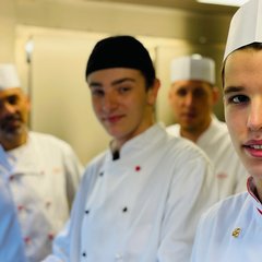 Die Lehrgruppe Ernährung nimmt jedes Jahr Kochlehrlinge auf und bietet ihnen eine praxisorientierte Ausbildung, die von erfahrenen Küchenmeistern und Hygienebeauftragten betreut wird. (Foto: Bundesheer/Wolfgang Wurzer)