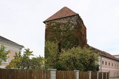 Der Pfaffenturm im Südwesten der ehemaligen Stadtbefestigung in der heutigen Pfarrgasse. (Foto: RedTD/Gerold Keusch)