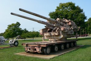 Ein 12,8-cm-Zwillingsflakgechütz im U. S. Army Ordnance Museum. (Foto: Mark Pellegrin/CC BY-SA 3.0)