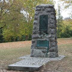 Denkmal für die Sudetendeutschen im Schlosspark. (Foto: RedTD/Gerold Keusch)