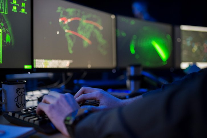 Arbeitsplatz der Cyber-Kräfte in der Stiftkaserne in Wien. (Foto: Bundesheer/Paul Kulec)