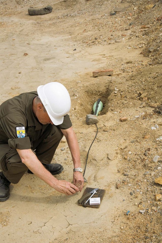 Manche Munitionsteile müssen noch am Fundort gesprengt werden. Ein Transport wäre zu gefährlich. (Foto: RedTD/Gerold Keusch)
