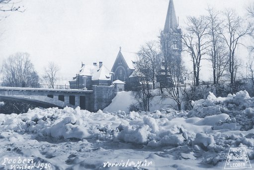 Die vereiste Mur in Leoben vor der Sprengung. (Foto: Archiv Rauchenbichler)