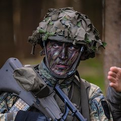Die Teilnehmer des Lehrganges werden bei allen Ausbildungsschritten von einem Ausbilder begleitet, der sie ebenfalls unterstützt und bewertet. (Foto: Martin Schwarz)