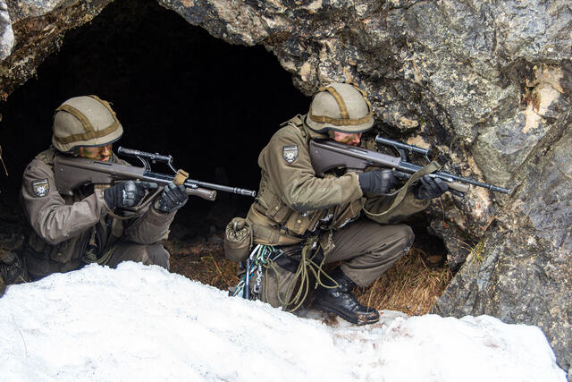 Gebirgskampf bedeutet letztlich, die Waffen zum Einsatz zu bringen. (Foto: Bundesheer/Schlemmer)