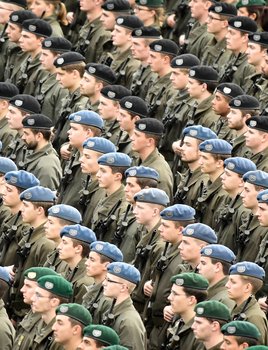 Traditionelle Angelobung am Nationalfeiertag auf dem Wiener Heldenplatz. (Foto: Bundesheer/Harald Minich)