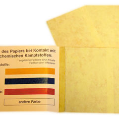 Mit dem Kampfstoffnachweispapier und dem Nervengasanzeiger kann jeder Soldat einfach gefährliche Kampfstoffe direkt vor Ort nachweisen. (Fotos: Bundesheer/Montage Rizzardi)