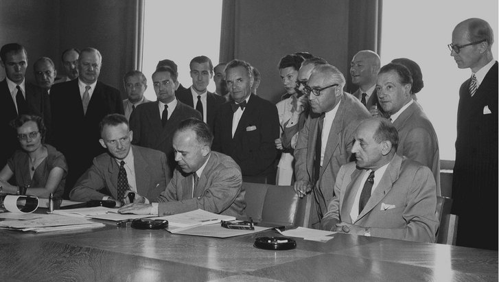 Unterzeichnung der Genfer Flüchtlingskonvention am 28. Juli 1951. (Foto: UNHCR)