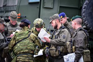 Verschiedene Nationen, eine gemeinsame Sprache. (Foto: Bundesheer/Miesenboeck)