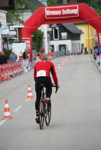 Die erste von insgesamt 50 Runden á 7.095m ist geschafft. (Foto: Werner Planer)