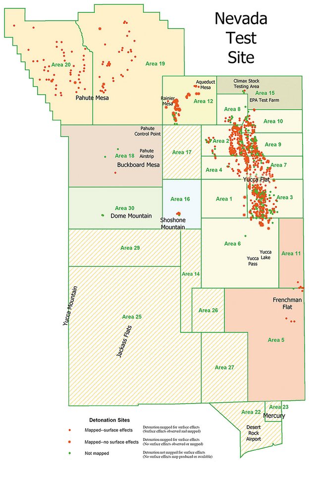 Die Karte der Nevada Test Site mit den 935 eingetragenen Stellen der Nuklearwaffentests. (Grafik: Dennis N. Grasso, USGS; gemeinfrei)