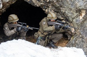 Gebirgskampf bedeutet letztlich, die Waffen zum Einsatz zu bringen. (Foto: Bundesheer/Schlemmer)